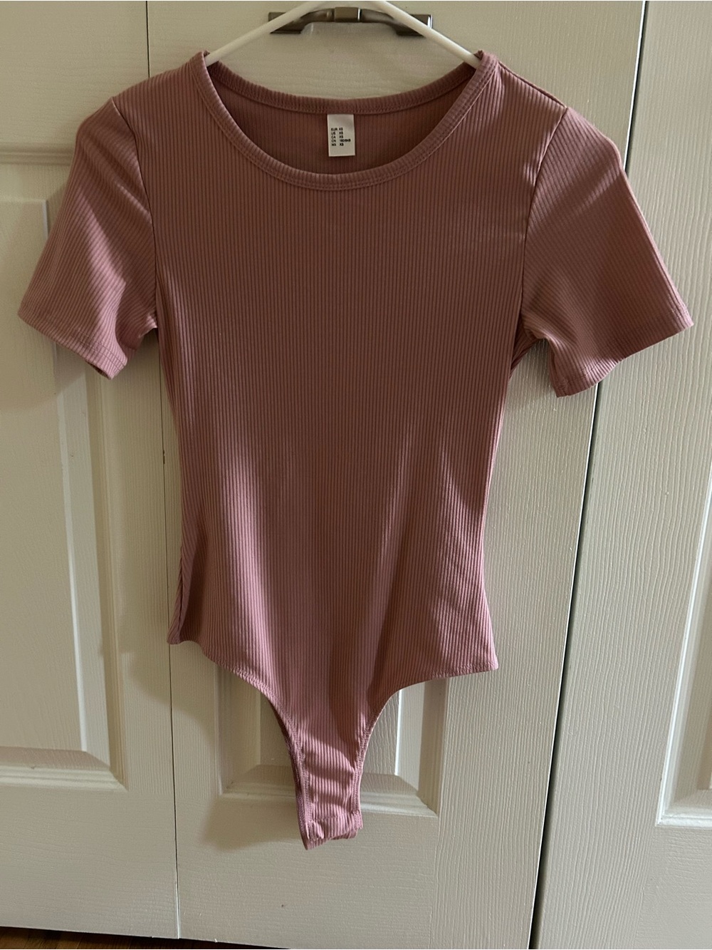 Verdusa Women's Round Neck Short Sleeve Plain Bodysuit in Blush XS